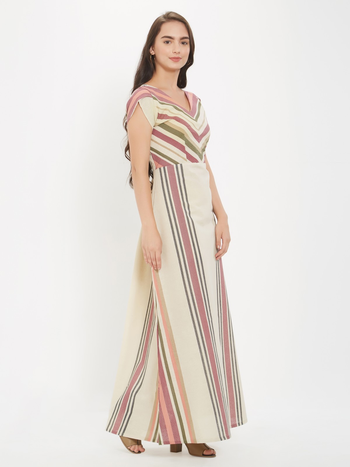 Exclusive Gown at Rs 799 | Designer Printed Long Gown in Surat | ID:  19112429191